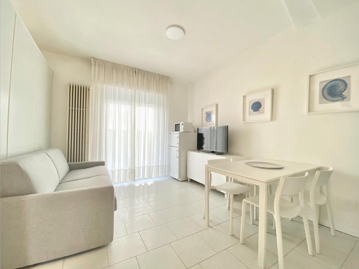 Appartamenti Cristina Carraro Immobiliare - Family Apartments Лидо ди Йезоло Екстериор снимка