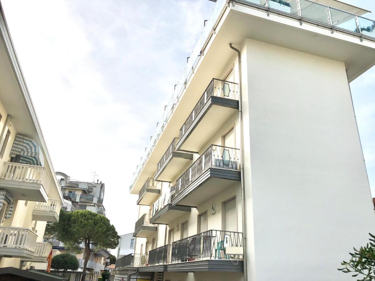 Appartamenti Cristina Carraro Immobiliare - Family Apartments Лидо ди Йезоло Екстериор снимка