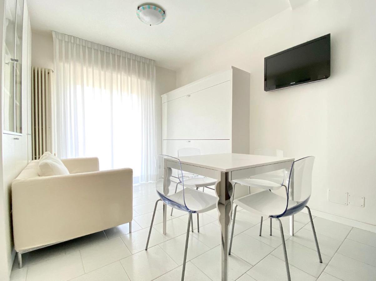 Appartamenti Cristina Carraro Immobiliare - Family Apartments Лидо ди Йезоло Екстериор снимка