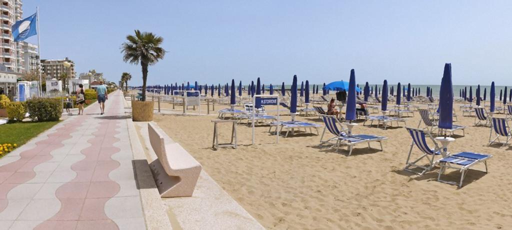 Appartamenti Cristina Carraro Immobiliare - Family Apartments Лидо ди Йезоло Екстериор снимка